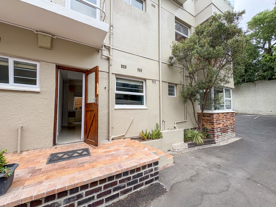 2 Bedroom Property for Sale in Oranjezicht Western Cape